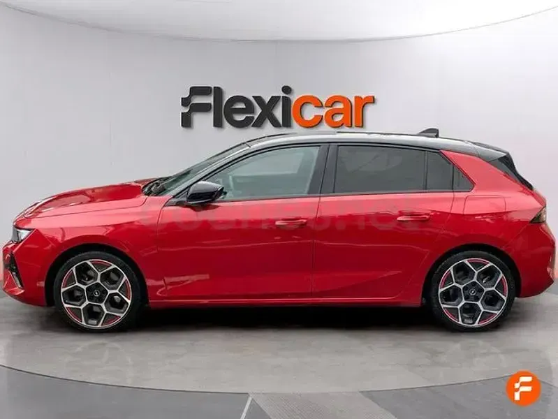 Usado Opel Astra GS Line 181 CV (133 kW) 2022 Rojo Utilitario