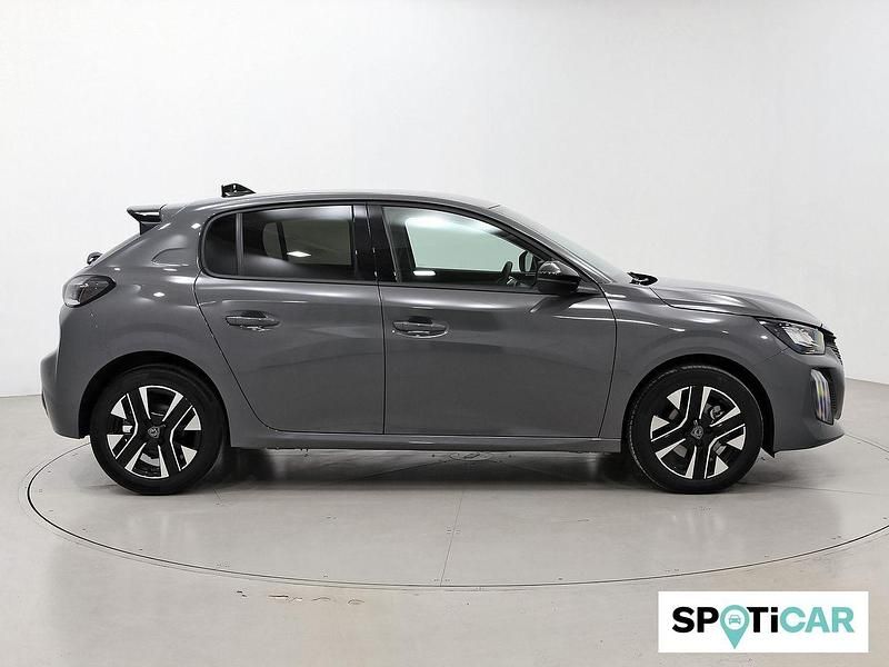 Usado Peugeot 208 Allure 101 CV (74 kW) 2025 Gris Utilitario