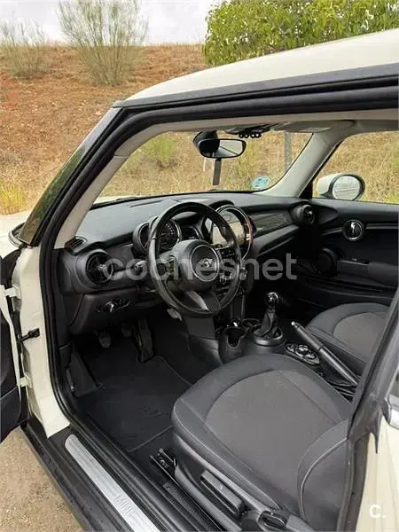 Usado Mini ONE 102 CV (75 kW) 2022 Beige Utilitario