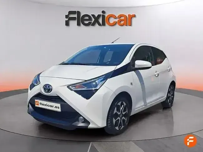Usado Toyota Aygo X-play 72 CV (52 kW) 2018 Blanco Utilitario