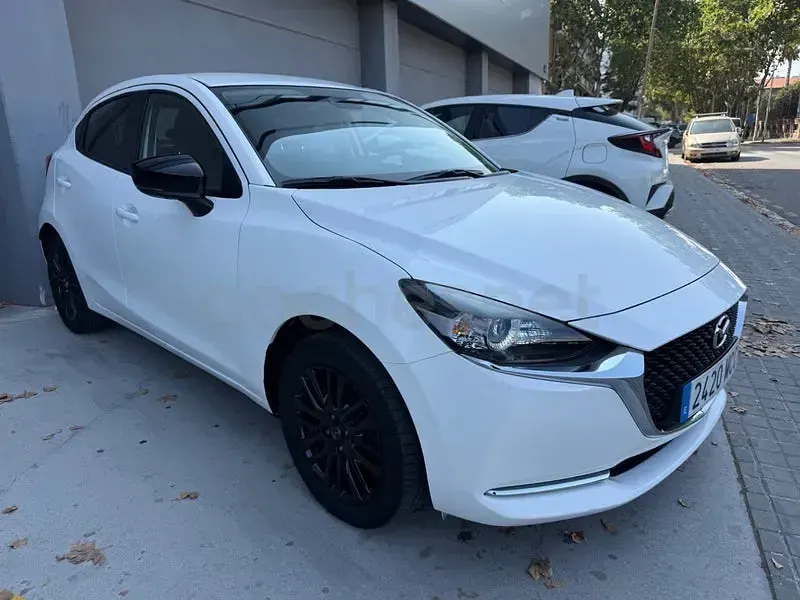 Usado Mazda 2 Homura-Line 90 CV (66 kW) 2022 Blanco Berlina