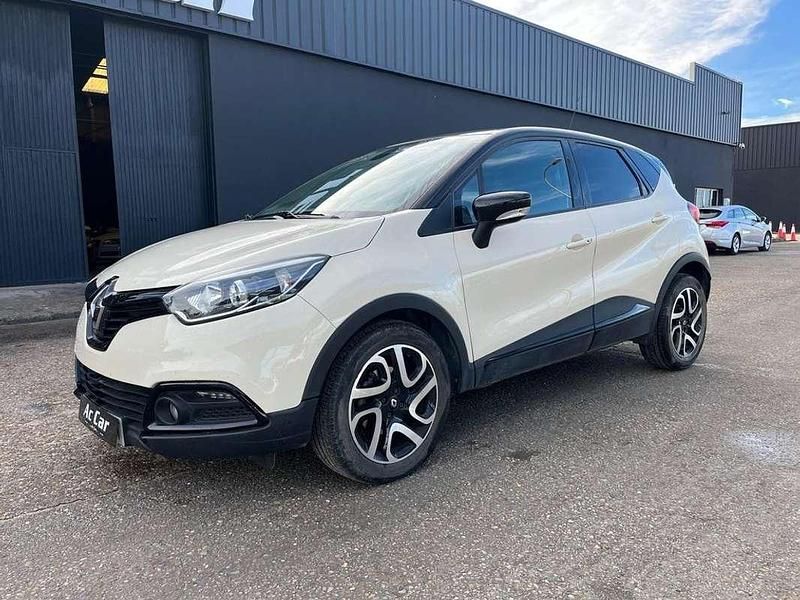 Usado Renault Captur Zen 120 CV (88 kW) 2015 Blanco SUV