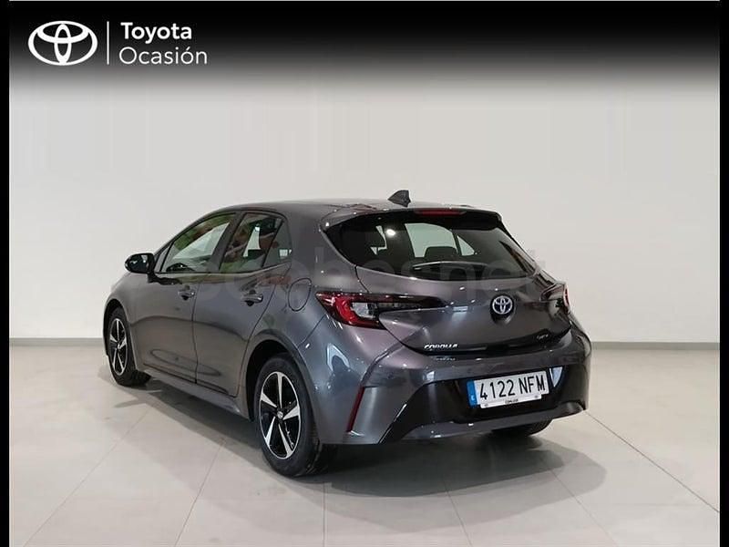 Nuevo Toyota Corolla Active 140 CV (102 kW) 2025 Gris / plata Berlina