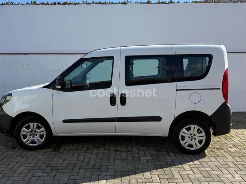 Usado Fiat Doblò Active 90 CV (66 kW) 2015 Blanco Monovolumen