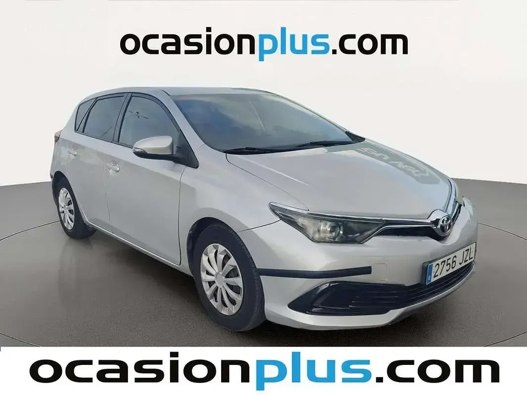 Usado Toyota Auris Business Edition 90 CV (66 kW) 2017 Gris Utilitario