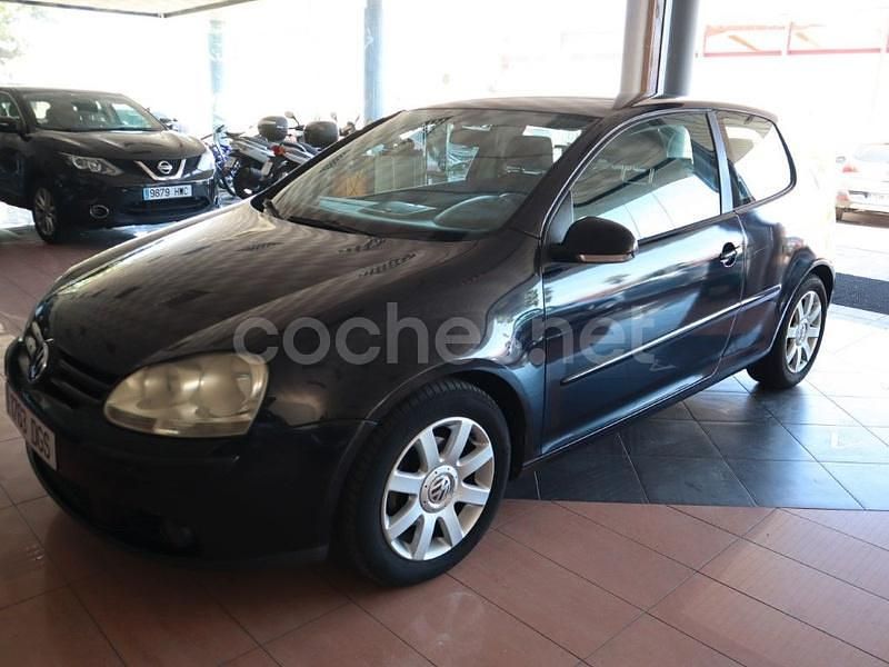 Gris / plata Usado 2006 VW Golf V Sportline Berlina | 4600 € (Buen precio) - Imagen 1/4