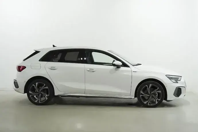 Usado Audi A3 e-tron S-Line 204 CV (150 kW) 2024 Utilitario