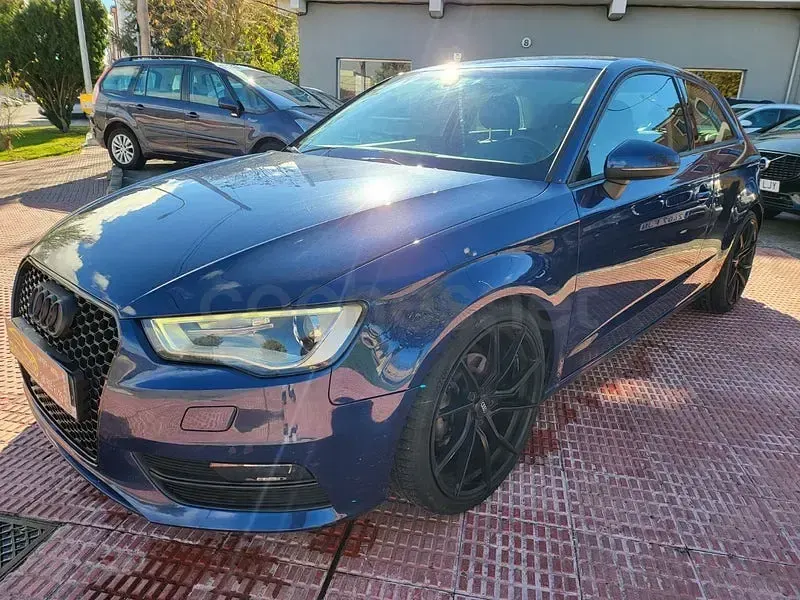 Usado Audi A3 Ambition 105 CV (77 kW) 2014 Azul Berlina