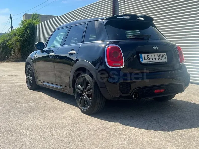 Usado Mini ONE 102 CV (75 kW) 2018 Negro Utilitario
