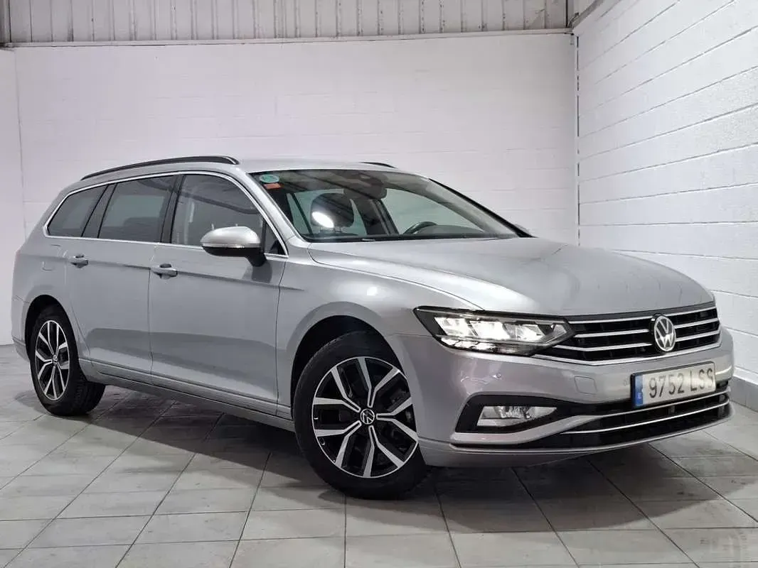 Usado VW Passat Executive 150 CV (110 kW) 2021 Gris Familiar