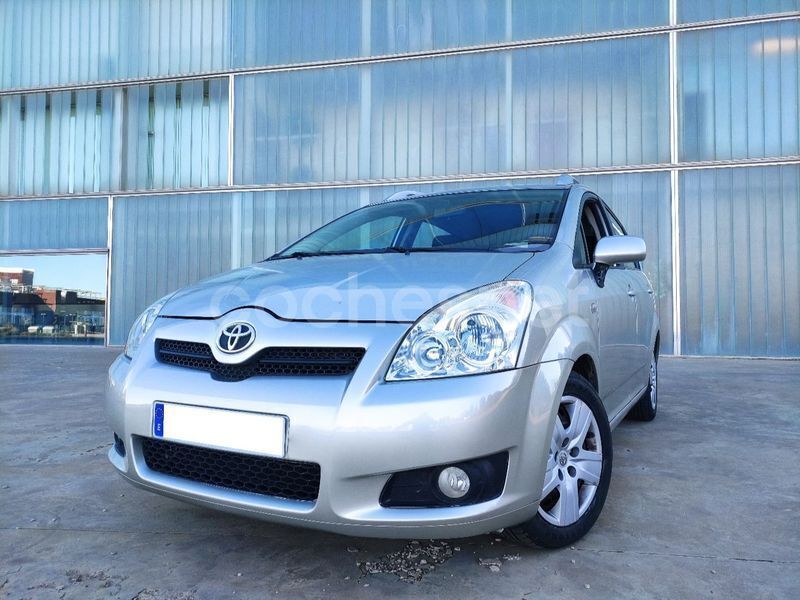 Gris / plata Usado 2009 Toyota Corolla Verso Sport Monovolumen | 7900 € (Un poco caro) - Imagen 1/4