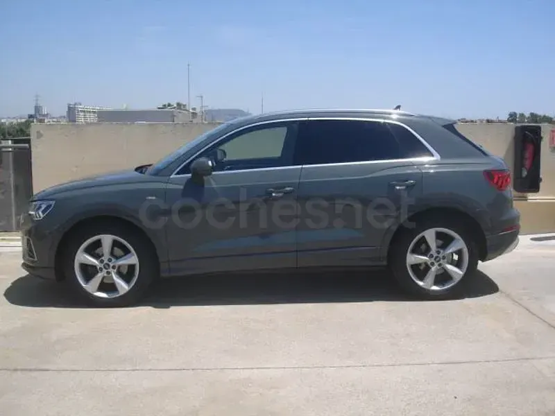Usado Audi Q3 S-Line 150 CV (110 kW) 2022 Gris SUV