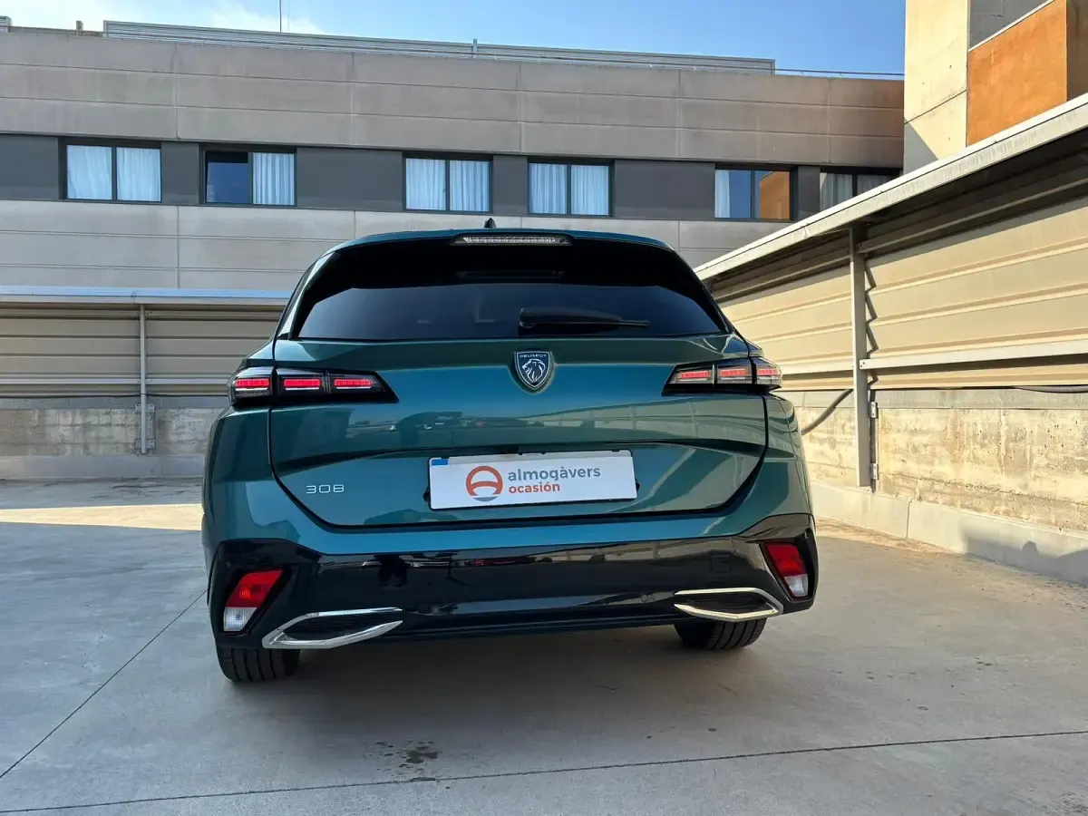 Usado Peugeot 308 SW Allure 130 CV (95 kW) 2023 Verde Utilitario