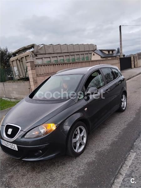 Usado Seat Altea XL Sport 140 CV (102 kW) 2008 Negro Monovolumen