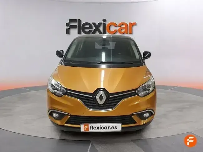 Usado Renault Scénic Zen 130 CV (95 kW) 2017 Amarillo
