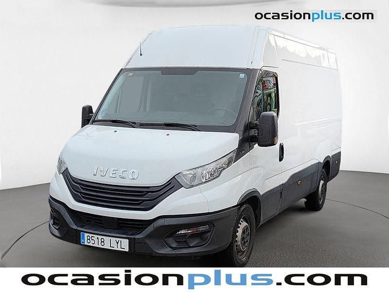Usado Iveco Daily 156 CV (114 kW) 2022 Blanco Familiar