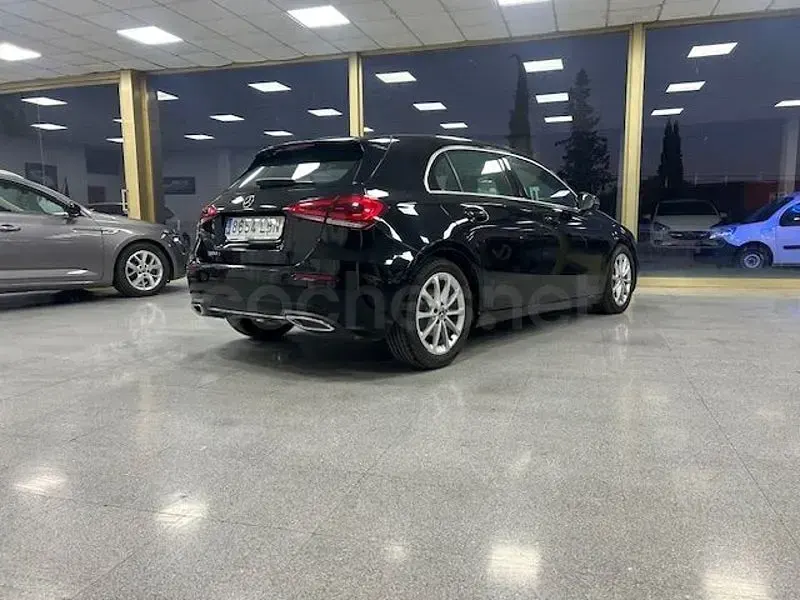 Usado Mercedes A180 116 CV (85 kW) 2020 Negro Berlina