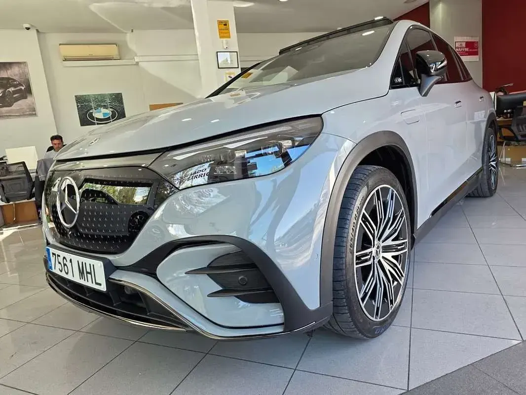 Usado Mercedes EQE350 214 kW (292 CV) 2023 Gris SUV