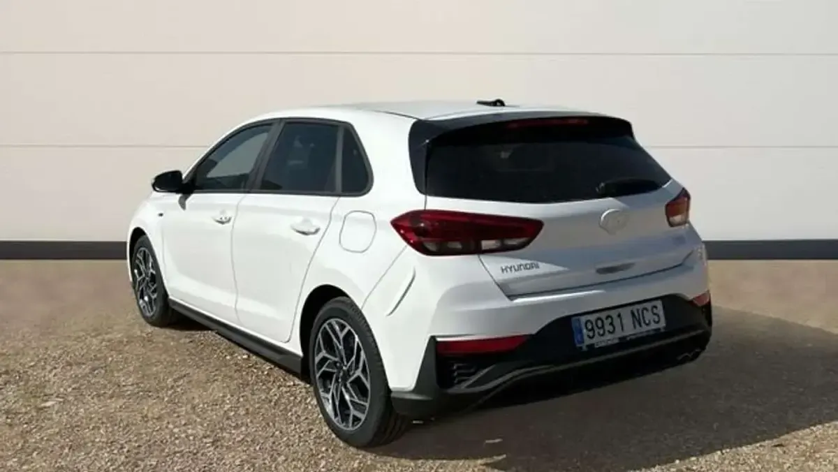 Nuevo Hyundai i30 N Line 97 CV (71 kW) 2025 Blanco Utilitario