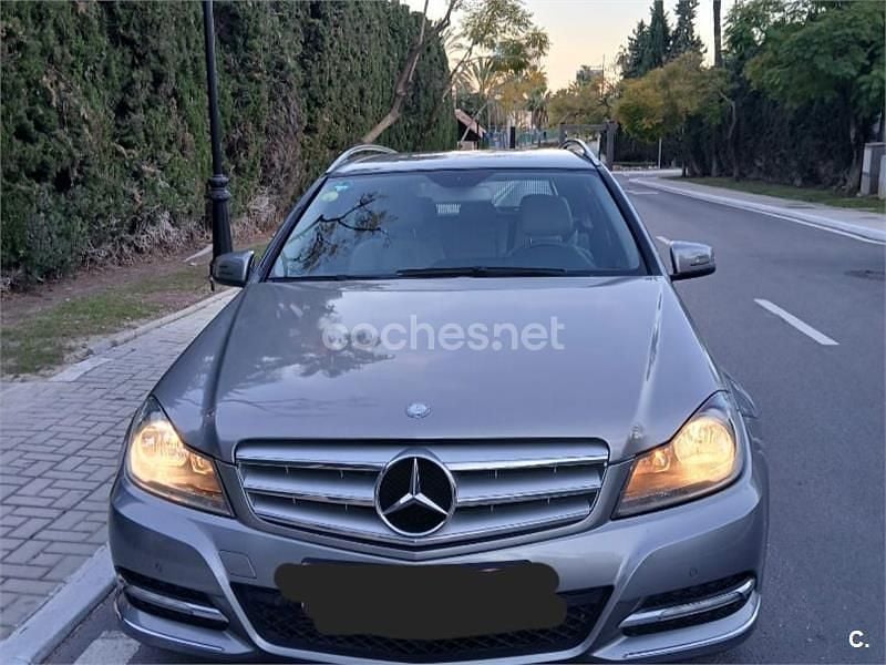 Usado Mercedes C180 120 CV (88 kW) 2012 Gris / plata Familiar