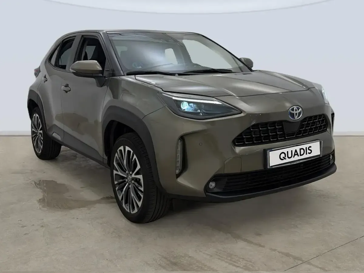 Usado Toyota Yaris Cross Style 116 CV (85 kW) 2023 Marrón SUV