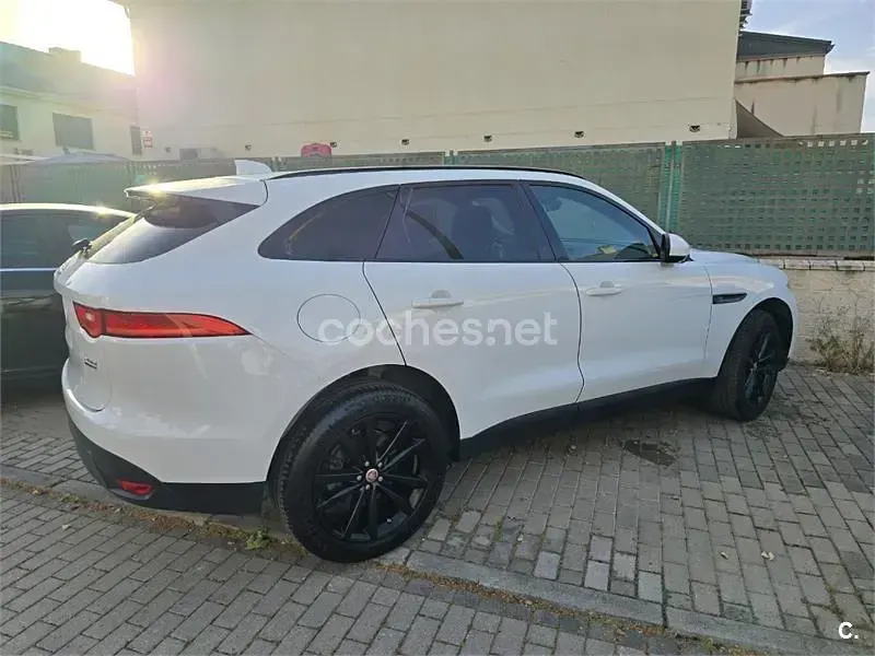 Usado Jaguar F-Pace Portfolio 180 CV (132 kW) 2018 Blanco SUV