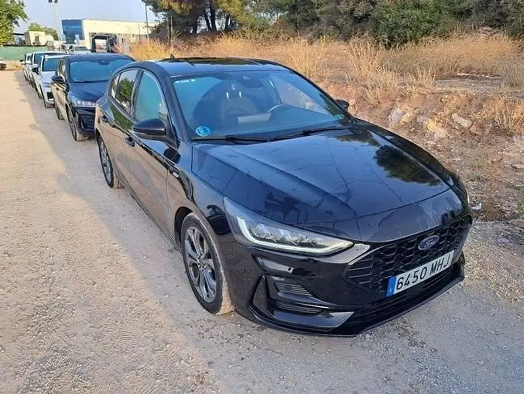 Usado Ford Focus ST-Line 155 CV (114 kW) 2023 Negro Utilitario