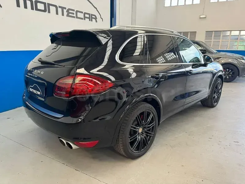 Usado Porsche Cayenne Turbo 500 CV (367 kW) 2011 Negro SUV