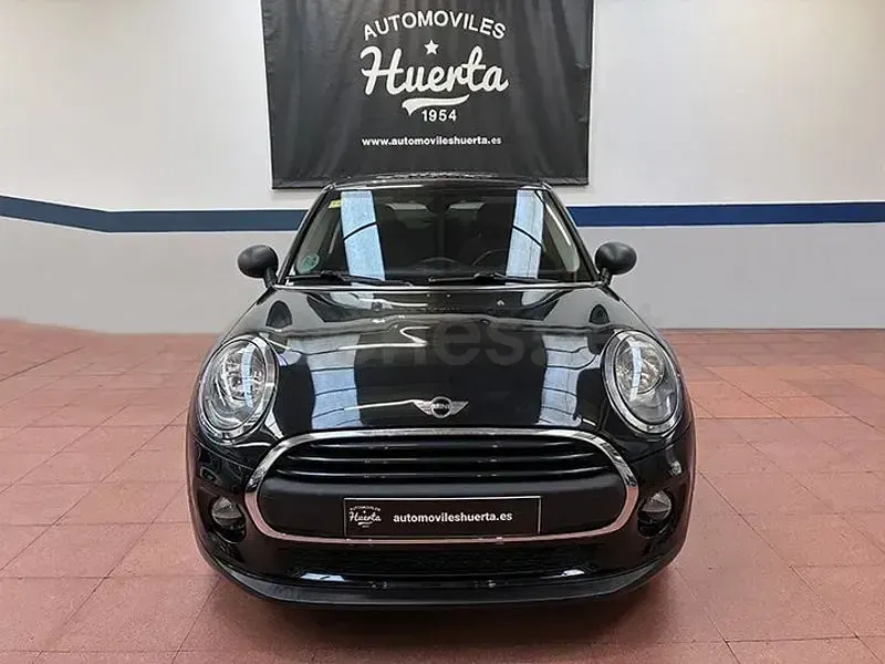 Usado Mini ONE 102 CV (75 kW) 2018 Negro Utilitario