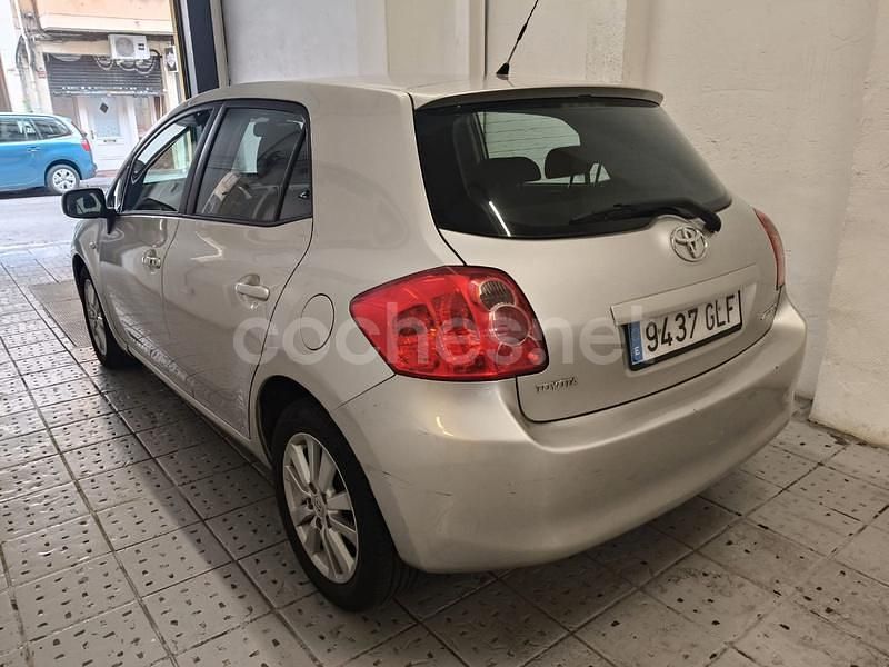 Usado Toyota Auris Sol 126 CV (92 kW) 2009 Beige Berlina