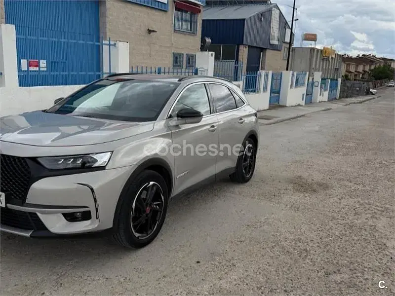 Usado DS Automobiles DS7 Crossback Performance 225 CV (165 kW) 2021 Gris / plata SUV