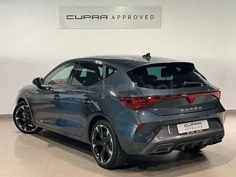 Usado Cupra Leon 150 CV (110 kW) 2025 Gris / plata Berlina