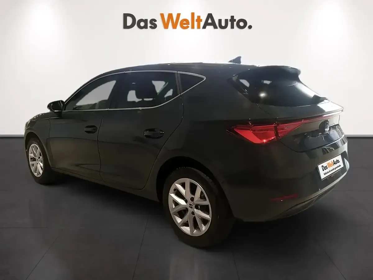 Usado Seat Leon Style 116 CV (85 kW) 2025 Gris