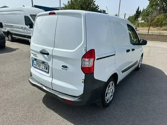 Usado Ford Transit Courier Trend 100 CV (73 kW) 2022 Blanco Van
