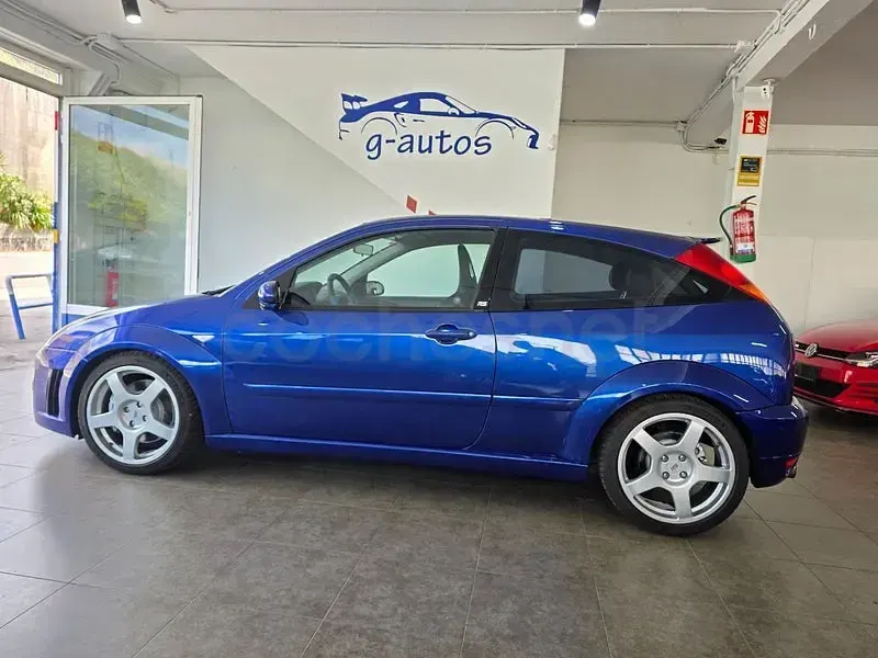 Usado Ford Focus RS 220 CV (161 kW) 2003 Azul Berlina