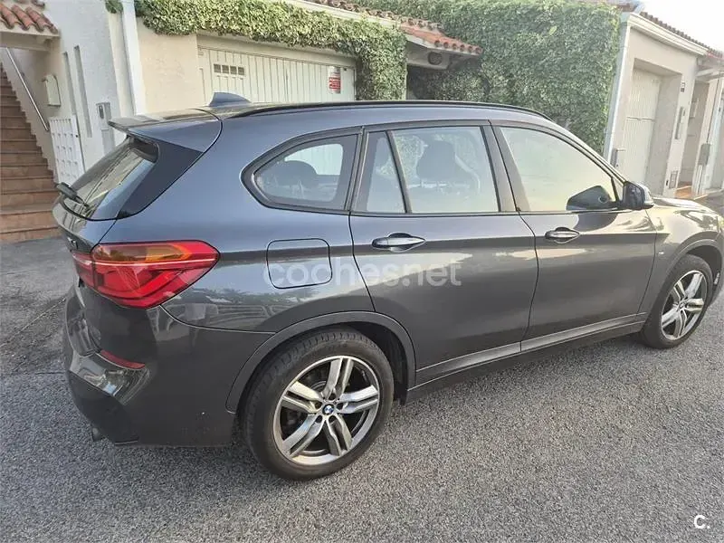 Usado BMW X1 192 CV (141 kW) 2018 Gris / plata SUV