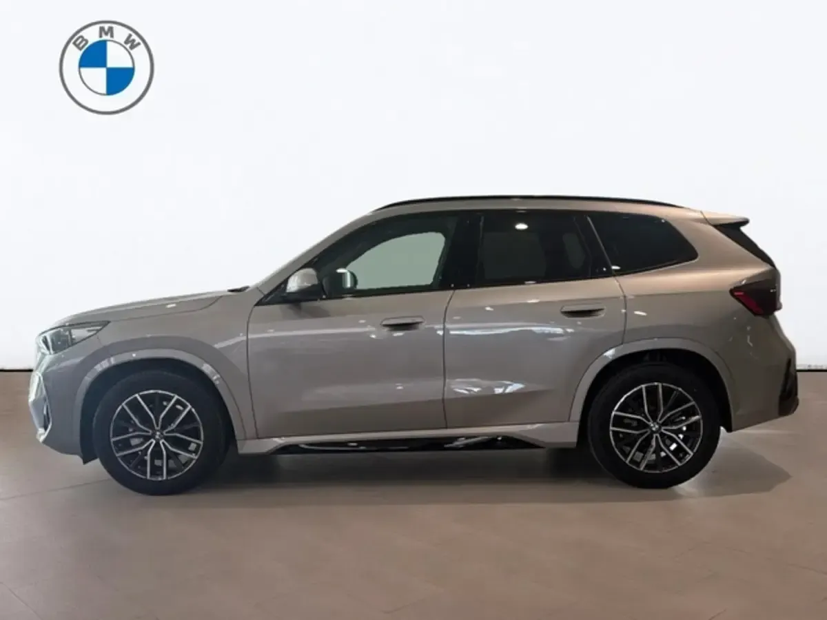 Usado BMW X1 Comfort Edition 163 CV (119 kW) 2025 Gris plata SUV