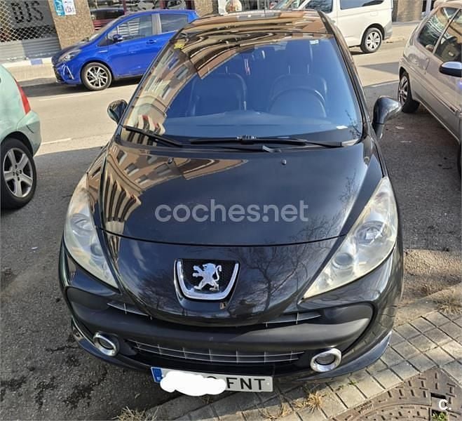 Negro Usado 2007 Peugeot 207 GTi Berlina | 3700 € (Buen precio) - Imagen 1/4