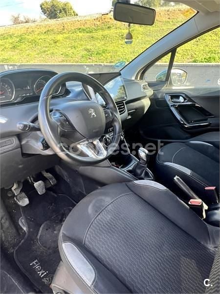 Usado Peugeot 208 Access 82 CV (60 kW) 2014 Beige Utilitario