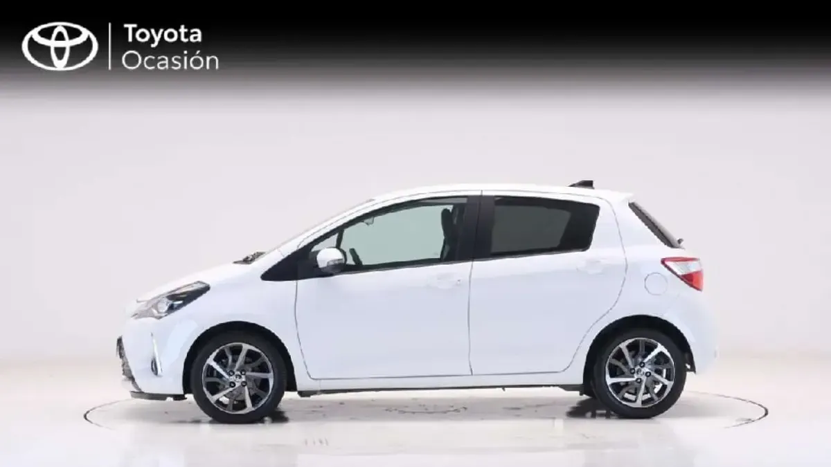 Usado Toyota Yaris Edition 111 CV (81 kW) 2019 Blanco Berlina
