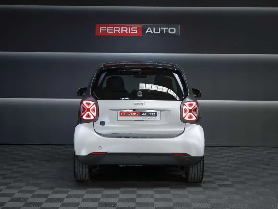 Usado Smart ForTwo Coupé Prime 60 kW (82 CV) 2021 Blanco Coupe