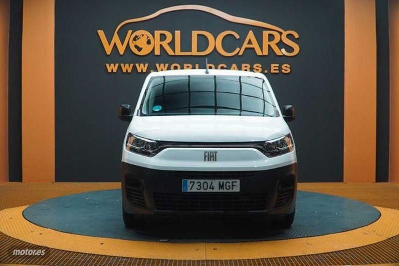 Usado Fiat Doblò 102 CV (75 kW) 2023 Blanco Monovolumen