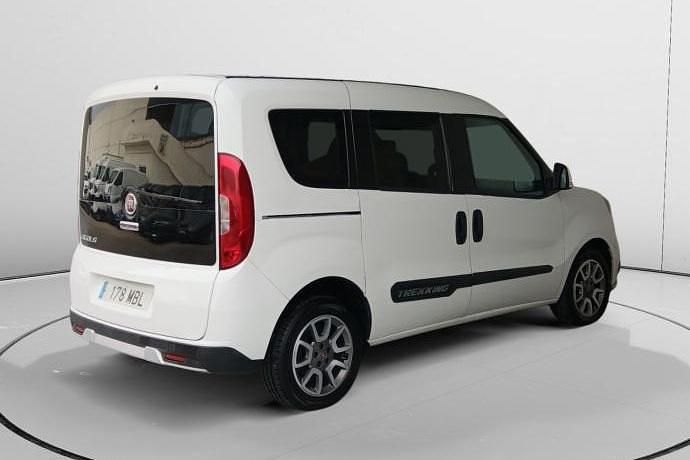 Usado Fiat Doblò Trekking 120 CV (88 kW) 2022 Monovolumen
