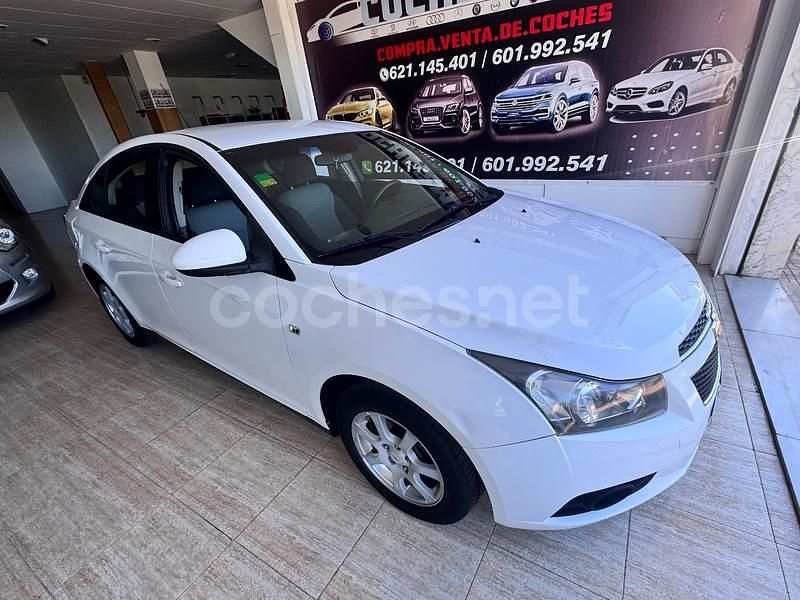 Blanco Usado 2010 Chevrolet Cruze LS Berlina | 4300 € (Buen precio) - Imagen 1/4