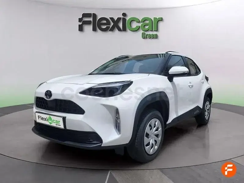 Usado Toyota Yaris Cross Active 130 CV (95 kW) 2026 Blanco SUV