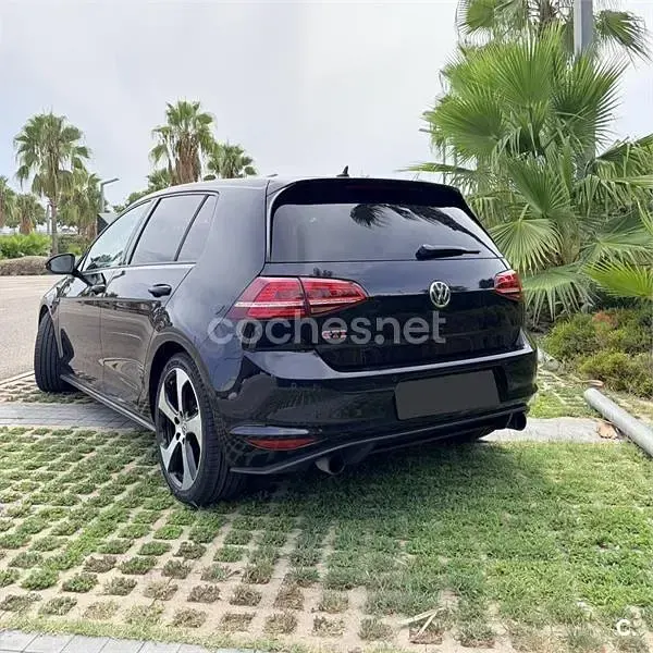 Usado VW Golf VII GTI 230 CV (169 kW) 2015 Negro Berlina