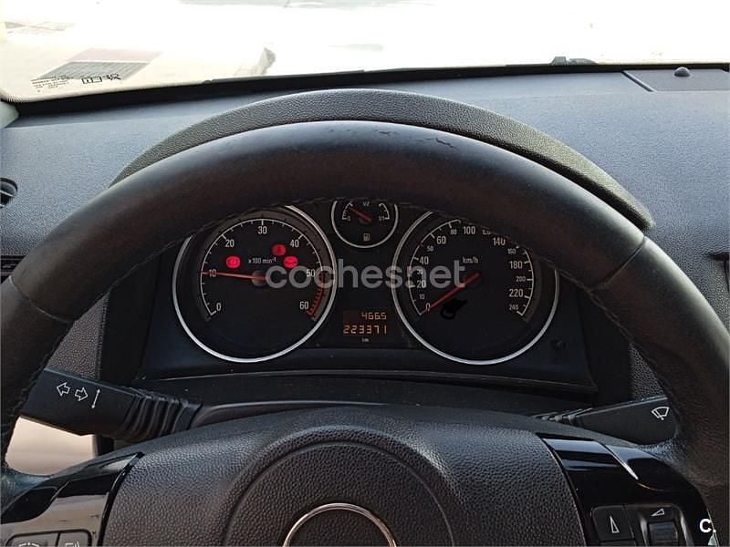 Negro Usado 2009 Opel Astra Edition Berlina | 2200 € (Super precio) - Imagen 1/4