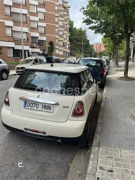 Usado Mini ONE 75 CV (55 kW) 2013 Beige Utilitario