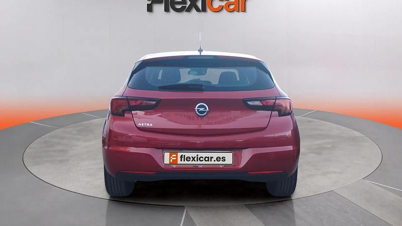 Begagnad Opel Astra GS Line 131 HK (96 kW) 2020 Vit Sedan