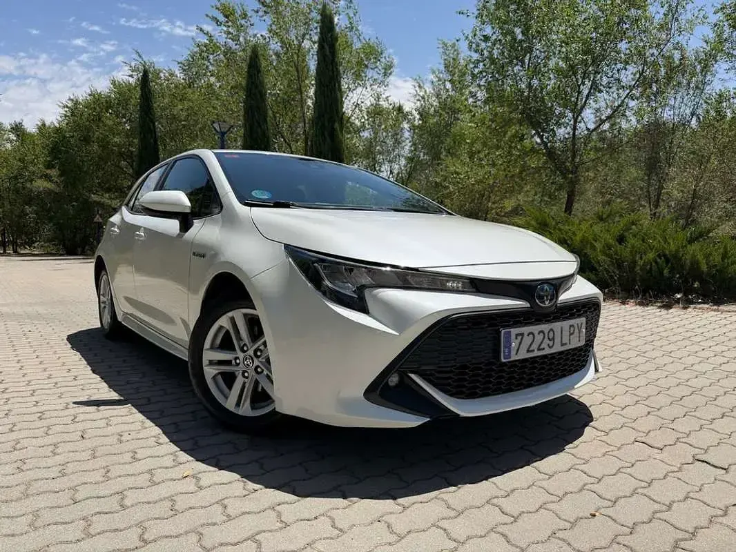 Usado Toyota Corolla Business Edition 122 CV (89 kW) 2021 Blanco Utilitario